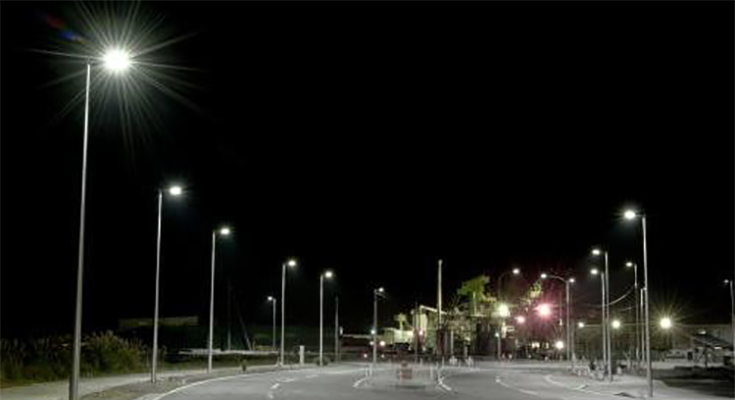 写真：LED街路灯